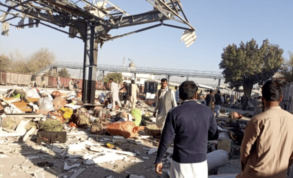 pakistan quetta railway station suicide bombing