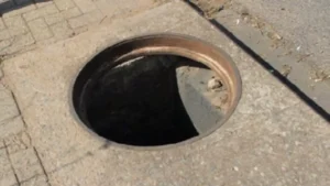manhole oman accident