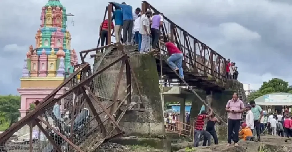 Pune bridge accident