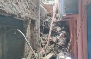 Delhi building collapsed