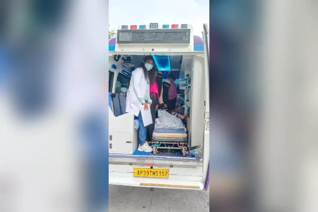 ജയിലില് വെച്ച് പക്ഷാഘാതം; ആന്ധ്ര സ്വദേശിയെ നാട്ടിലെത്തിച്ചു, കൈത്താങ്ങായി മലയാളി നഴ്സും