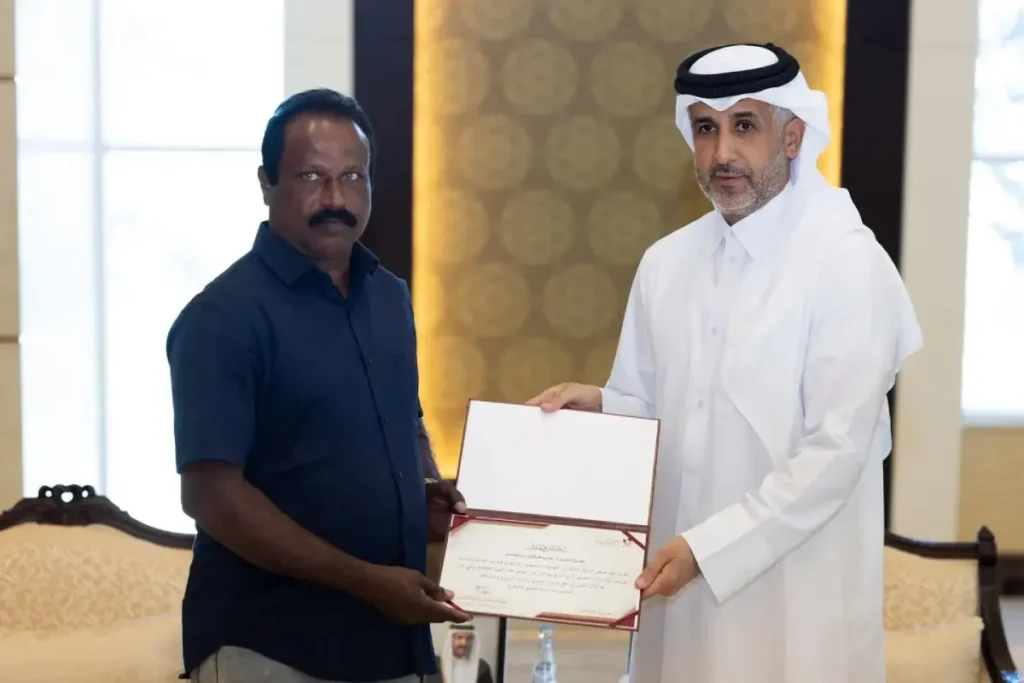 അൽ വക്ര തീപിടുത്തം: അപകടം നിയന്ത്രിക്കുന്നതിൽ  പങ്ക് വഹിച്ചവരെ ഖത്തർ ആഭ്യന്തര  മന്ത്രാലയം ആദരിച്ചു