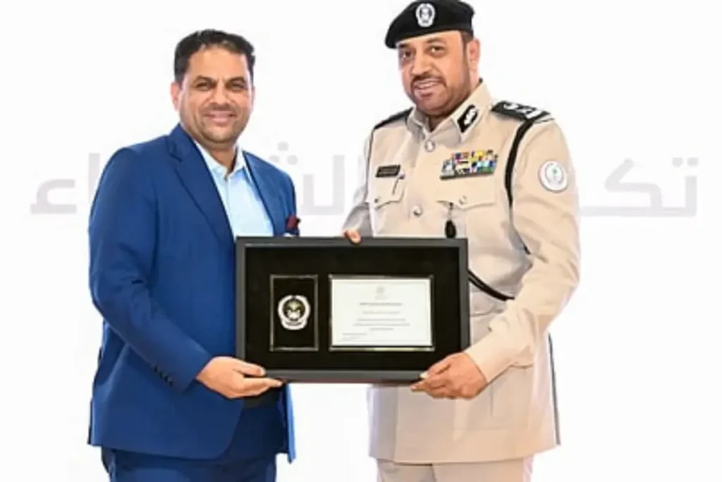 സാമൂഹ്യ പ്രവർത്തനത്തിലെ മികവ്; ഷാർജ ഇന്ത്യൻ അസോസിയേഷന് ഷാർജ പൊലീസിന്റെ ആദരം