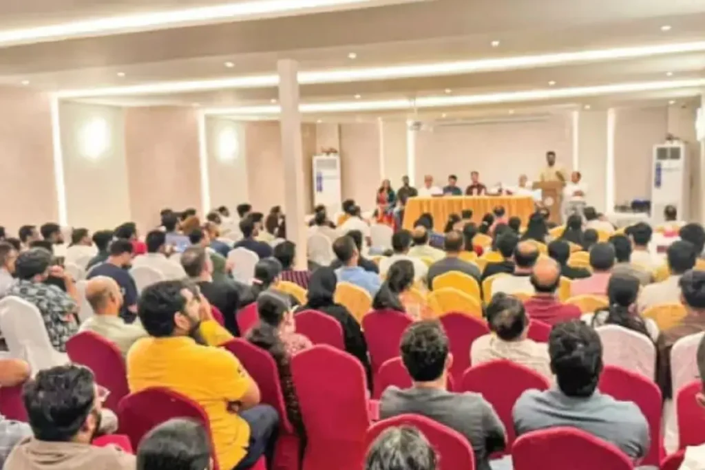 മുഖ്യമന്ത്രി പിണറായി വിജയന്റെ അബൂദാബി സന്ദർശനം: മേഖല കൺവൻഷൻ സംഘടിപ്പിച്ച് അബൂദാബി ശക്തി തിയറ്റഴ്സ്