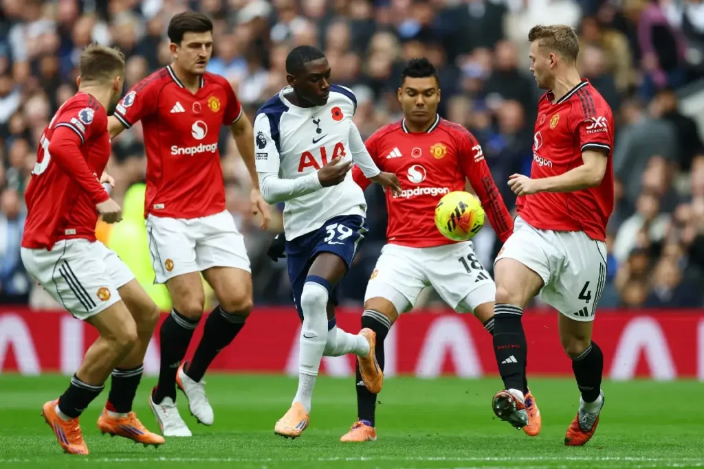 പ്രീമിയർ ലീഗ്; ടോട്ടൻഹാം – യുണൈറ്റഡ് ത്രില്ലർ പോരാട്ടം സമനിലയിൽ