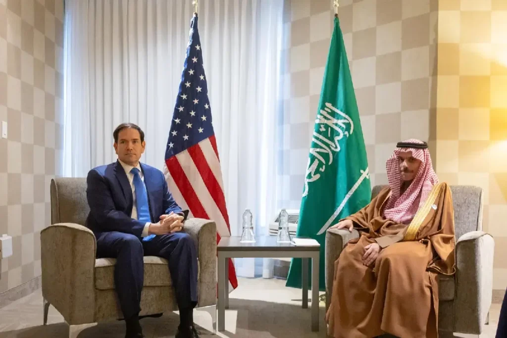അമേരിക്കന്, കനേഡിയന് മന്ത്രിമാരുമായി ചര്ച്ച നടത്തി സൗദി വിദേശ മന്ത്രി