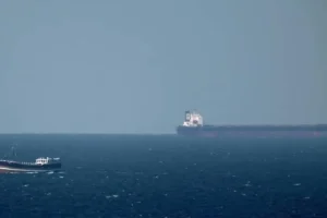 Iran strait of hormus ship