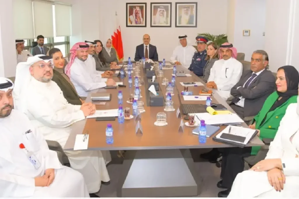 ഇലക്ട്രോണിക് ശമ്പള പേയ്മെന്റ് പാലിക്കാനും സിസ്റ്റത്തിന്റെ നേട്ടങ്ങള് പ്രയോജനപ്പെടുത്താനും തൊഴിലുടമകളോട് എല്.എം.ആര്.എ