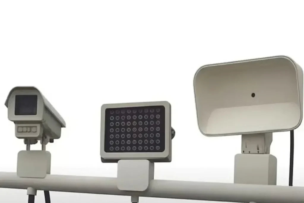 വാഹനങ്ങളില് നിന്നുള്ള അമിത ശബ്ദം നിയന്ത്രിക്കാന് ദുബൈ; നോയ്സ് റഡാര് ശൃംഖല വികസിപ്പിക്കുന്നു