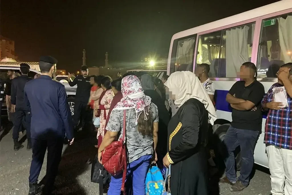 കുവൈത്തില് നിന്ന് 34,000 ലേറെ വിദേശികളെ നാടുകടത്തി