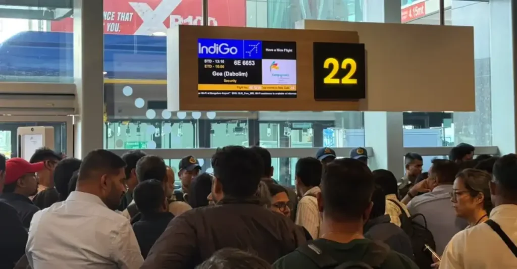 ലോകത്തുടനീളം ഇൻഡിഗോ വിമാന സർവീസുകളിൽ പ്രതിസന്ധി, റദ്ദാക്കിയത് 550-ലേറെ സർവീസുകൾ, വിമാനത്താവളങ്ങളിൽ ബഹളം