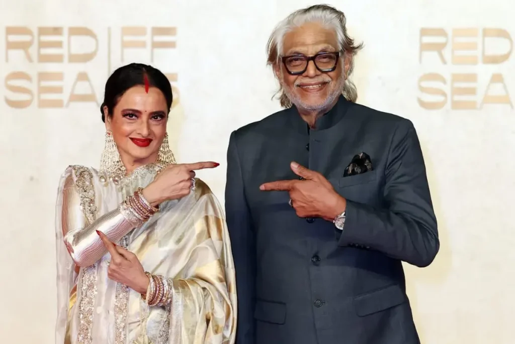 ഉംറാവു ജാനായി രേഖയെത്തി; ആവേശത്തോടെ സിനിമാ പ്രേമികളും