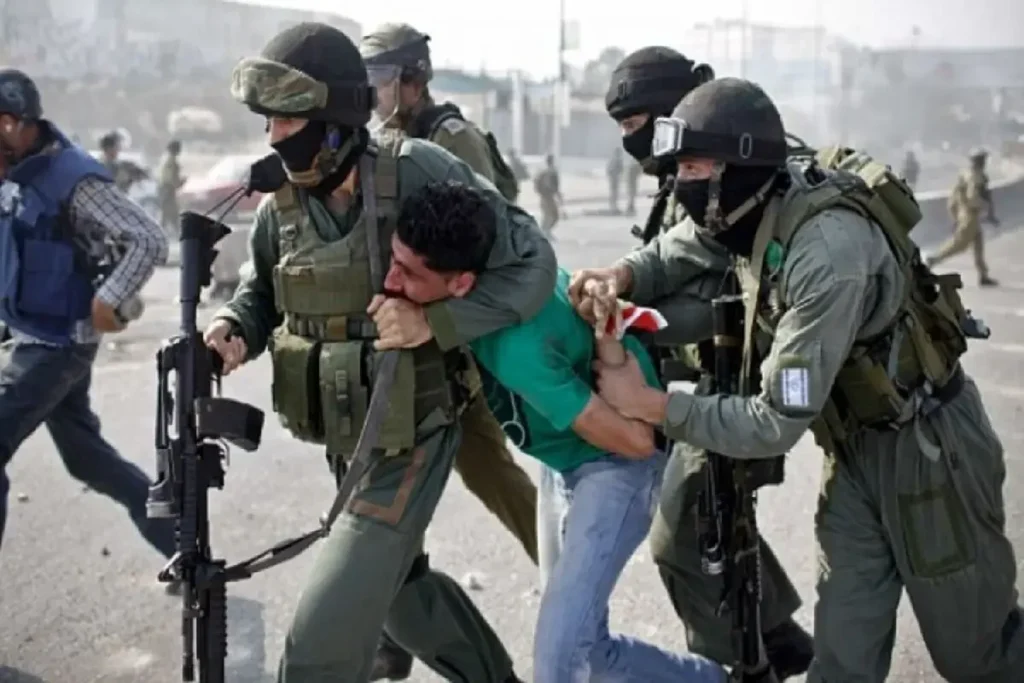 Isreal army arrest Palestinians