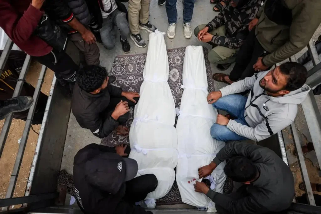 ഇസ്രായില് വ്യോമാക്രമണങ്ങളില് ഗാസയില് അഞ്ചു പേര് കൊല്ലപ്പെട്ടു