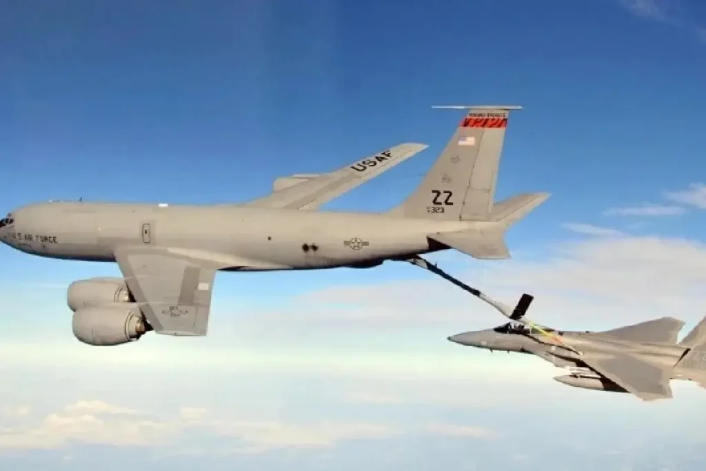 വിമാനം തകർന്ന് നാലു സൈനികർ കൊല്ലപ്പെട്ടതായി അമേരിക്ക രണ്ടു പേർക്കായി തിരച്ചിലുകൾ തുടരുന്നു