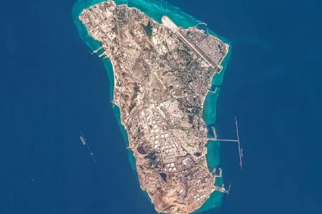 'ഖാർഗ് ദ്വീപ് പിടിച്ചെടുത്താൽ ബാബ് അൽമന്ദബ് അസ്ഥിരതപ്പെടുത്തും'; ഇസ്രായിലിന്റെ യുദ്ധവിമാനത്തെ ആക്രമിച്ചെന്നും ഇറാൻ