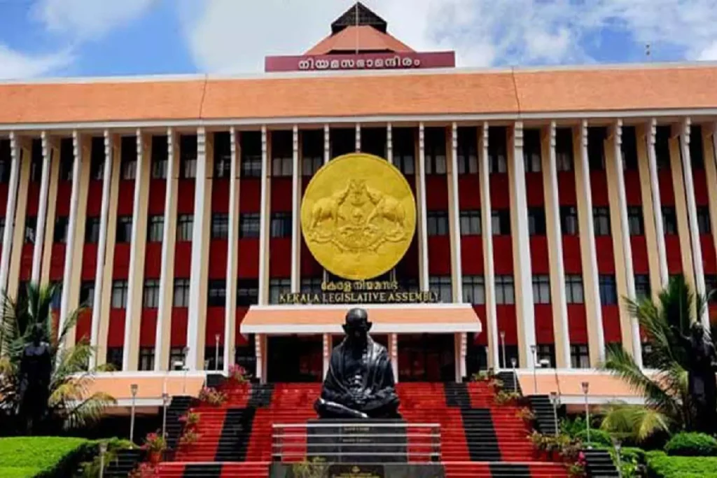 വിവിധ ഭാഷകളിൽ സത്യപ്രതിജ്ഞ ചെയ്ത് അധികാരമേറ്റ് എം.എൽ.എന്മാർ