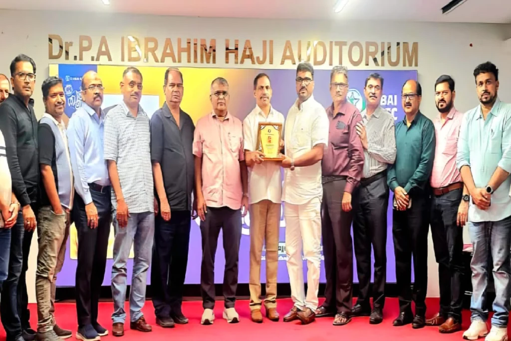 ഇ ടി പ്രകാശിന് യാത്രയയപ്പ് നൽകി ദുബായ് കെഎംസിസി