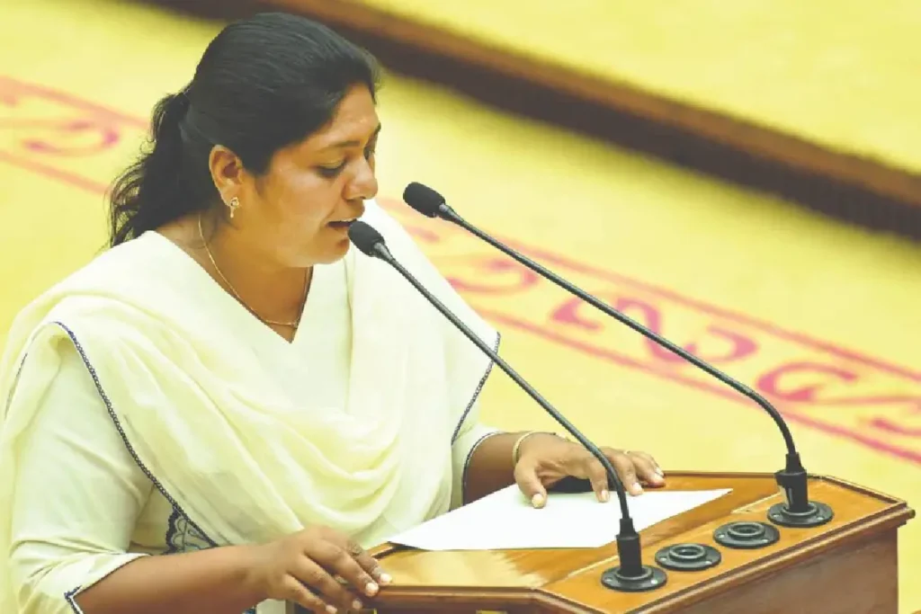 കോടികൾ നൽകിയാൽ മന്ത്രിസ്ഥാനം: എലത്തൂർ എം.എൽ.എ വിദ്യാ ബാലകൃഷ്ണന് വ്യാജ ഫോൺ കോൾ