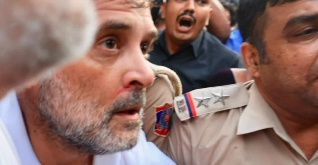 നീറ്റ് വിവാദം: ഡൽഹിയിൽ നാടകീയ രംഗങ്ങൾ; കസ്റ്റഡിയിലെടുത്ത രാഹുൽ ഗാന്ധിയെ വിട്ടയച്ചു, പ്രക്ഷോഭം തുടരും