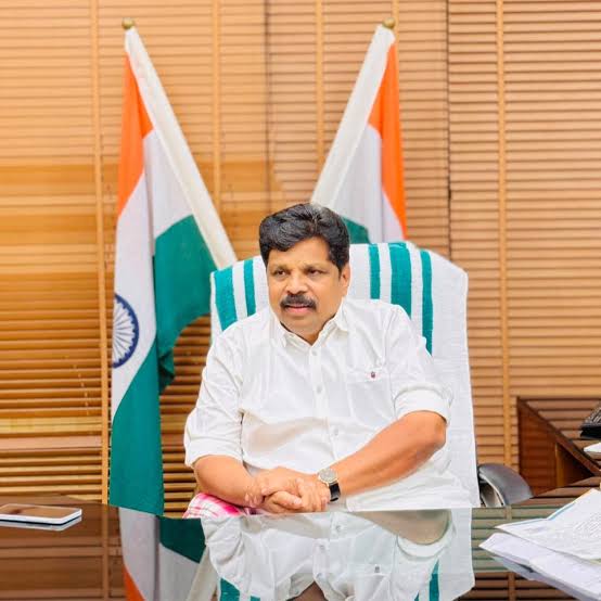 രാജേഷിന്റെ മൃതദേഹം ഫ്രീസർ ഇല്ലാതെ കൊണ്ടുപോയ സംഭവം: പയ്യന്നൂർ തഹസിൽദാറിനെ സസ്പെൻഡ് ചെയ്യാൻ നിർദ്ദേശം
