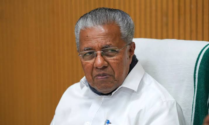 മെസി വിവാദത്തില് പ്രതികരണവുമായി പിണറായി വിജയന്; ‘ഇപ്പോള് പറയുന്ന പ്രശ്നങ്ങള് ഒന്നും അതിലില്ല, അന്നത്തെ കായിക മന്ത്രി വിശദീകരിക്കും’