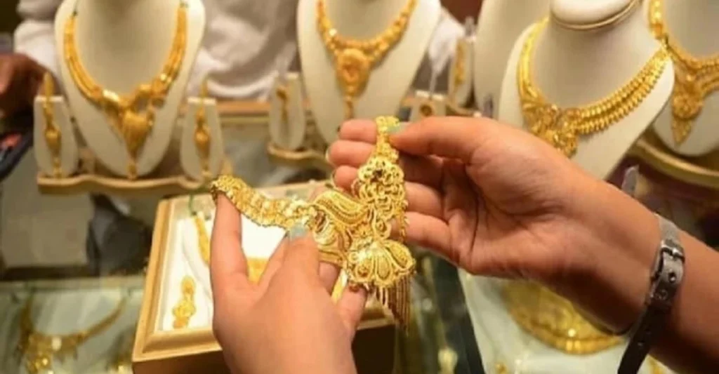 കുവൈത്തില് ലേഡി ഡോക്ടറുടെ വീട്ടില് മോഷണം:20,000 ദീനാറിന്റെ ആഭരണങ്ങള് നഷ്ടപ്പെട്ടു