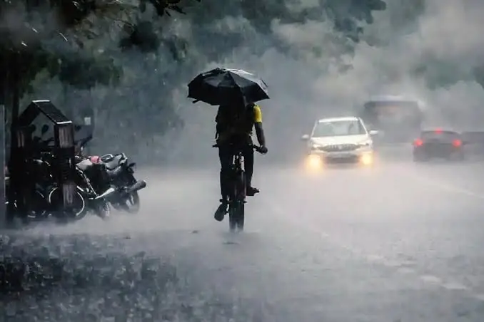 കേരളത്തില് കാലവര്ഷം വീണ്ടും ശക്തിപ്പെടുന്നു; ഇന്നും നാളെയും ശക്തമായ മഴക്ക് സാധ്യത