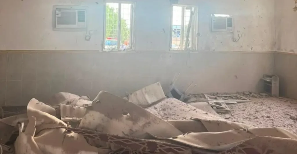 സൗദിക്ക് നേരെ വീണ്ടും ഹൂത്തി ആക്രമണം, രണ്ടു പേർക്ക് പരിക്ക്, കെട്ടിടങ്ങൾക്കും കേടുപാടുകൾ