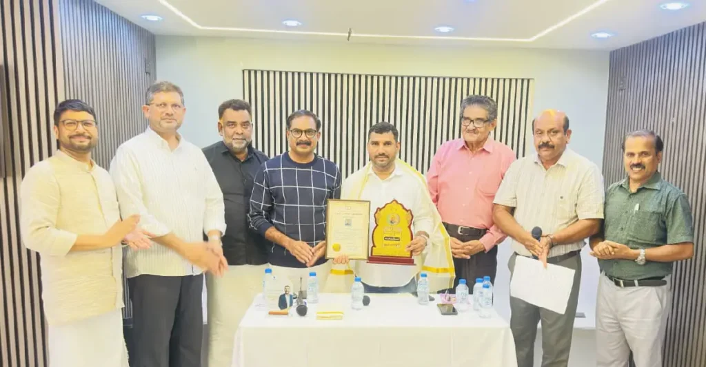അക്ഷരജാലകം പി.എൻ പണിക്കർ അവാർഡ് സമ്മാനിച്ചു