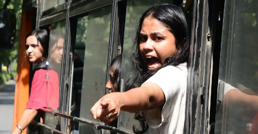 അഭിജീത് ദീപ്കെ കസ്റ്റഡിയിൽ; സമരം അജിങ്ക്യ ഷിൻഡെ നയിക്കും